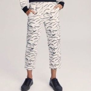 Varley Blurred Tiger Sawtelle Sweat pants. 🐅